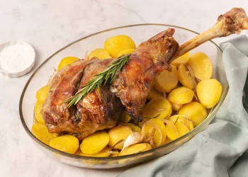 Cabrito assado no forno à Alentejana