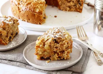 Bolo de maçã e aveia