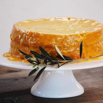Bolo de amêndoa com doce de ovos