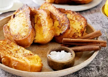 Rabanadas com calda de laranja