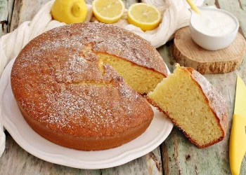 Bolo de iogurte húmido e fofinho