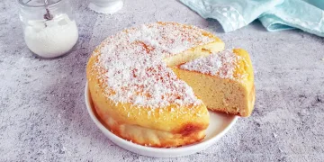 Bolo húmido de ananás e coco