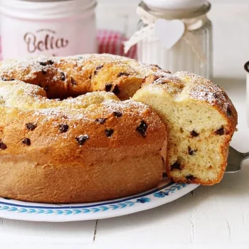 Bolo de iogurte com pepitas de chocolate