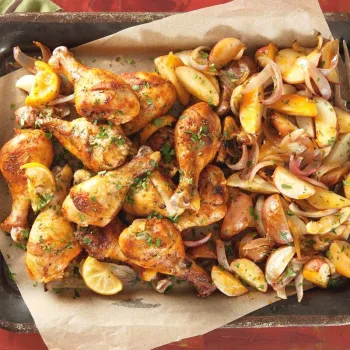 Pernas de frango no forno com batatas