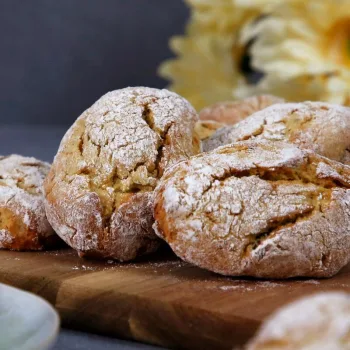 Broas de batata doce e frutos secos