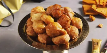 Sonhos de Natal com calda de limão