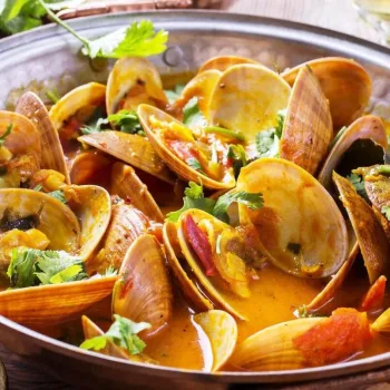 Cataplana de marisco à Algarvia