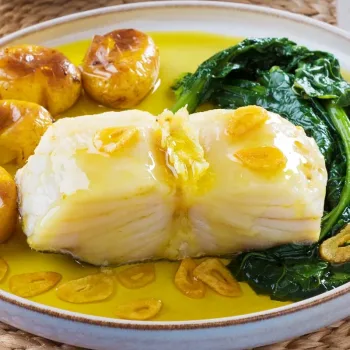 Bacalhau no forno com batatas a murro