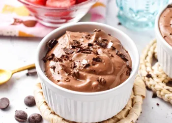 Mousse de chocolate com iogurte grego