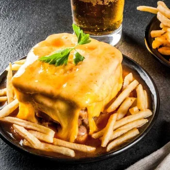 Francesinha à moda do Porto
