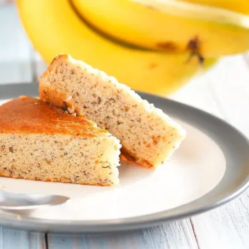 Bolo de banana e iogurte