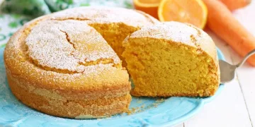 Bolo de cenoura e laranja