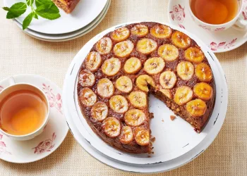 Bolo de banana invertido