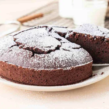 Bolo de chocolate com leite condensado
