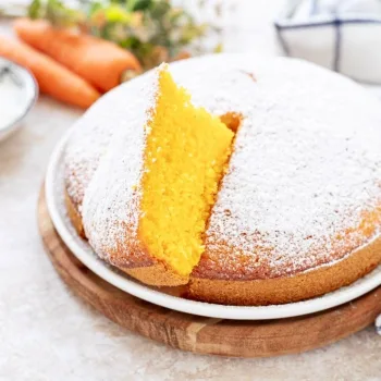 Bolo de cenoura e coco