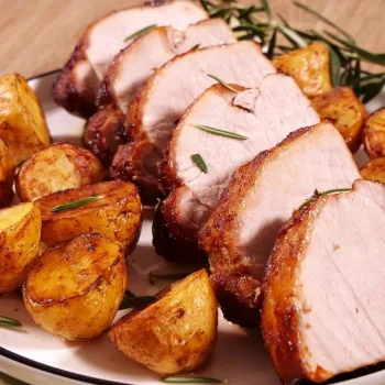 Lombo de porco no forno com batatas