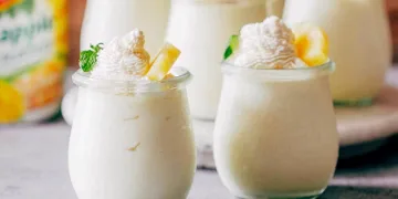 Mousse de ananás com iogurte grego