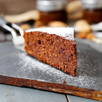 Tarte de alfarroba com amêndoa