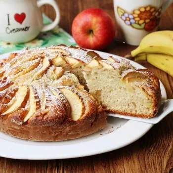 Bolo de banana e maçã