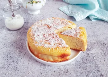 Bolo de ananás e coco