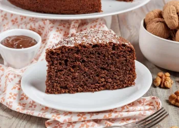 Bolo de nozes com chocolate