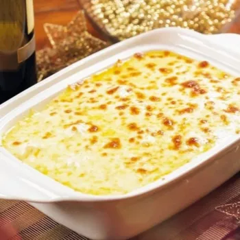 Bacalhau desfiado gratinado