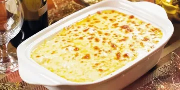 Bacalhau desfiado gratinado