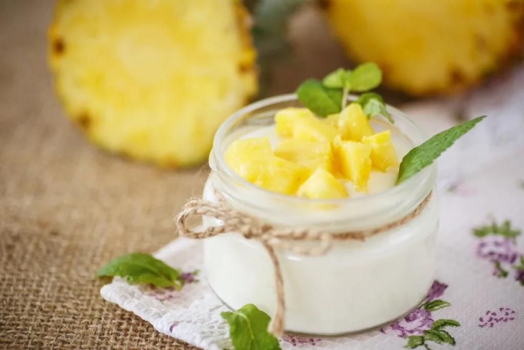 Mousse de ananás com iogurte grego