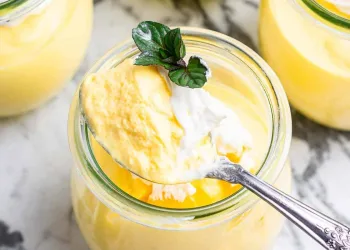 Mousse de manga com iogurte