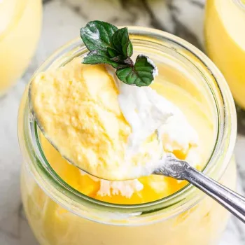 Mousse de manga com iogurte