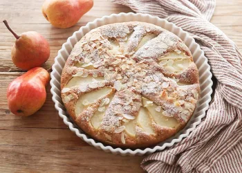 Bolo de pera e canela