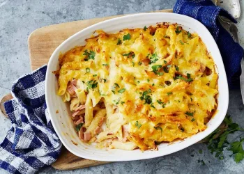 Massa gratinada com bacon