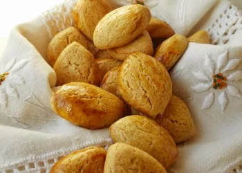 Broas de mel com frutos secos