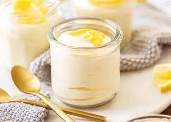 Mousse de limão com natas e leite condensado