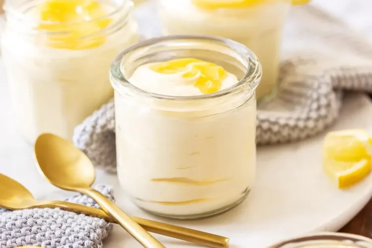 Mousse de limão com natas e leite condensado