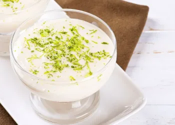 Mousse de lima com iogurte