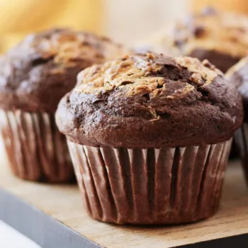 Queques de banana e chocolate