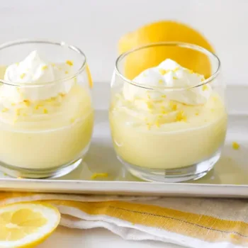 Mousse de limão com iogurte grego