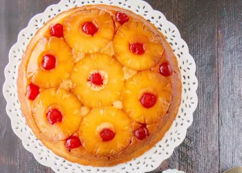 Bolo de ananás húmido