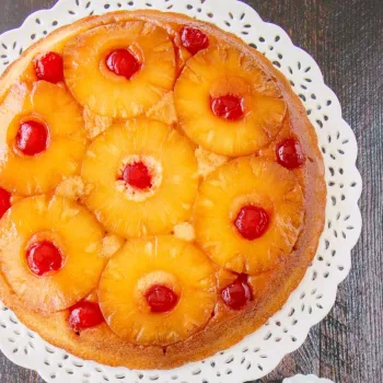 Bolo de ananás húmido
