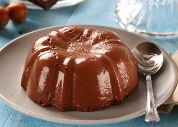 Pudim de chocolate com leite condensado