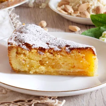Bolo de limão e amêndoa