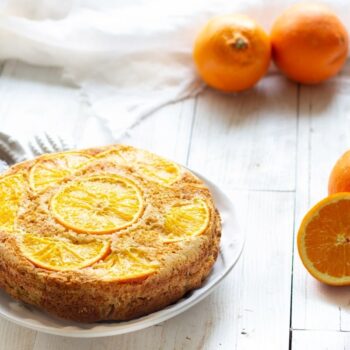 Bolo húmido e laranja e coco