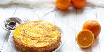 Bolo húmido e laranja e coco