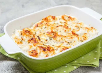 Bacalhau gratinado com batata palha