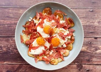 Ovos rotos com bacon