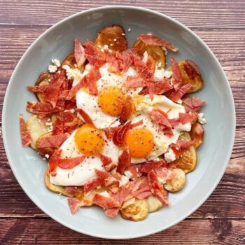 Ovos rotos com bacon