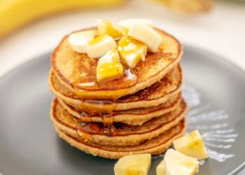 Panquecas de banana e iogurte