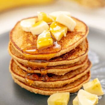 Panquecas de banana e iogurte