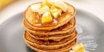 Panquecas de banana e iogurte